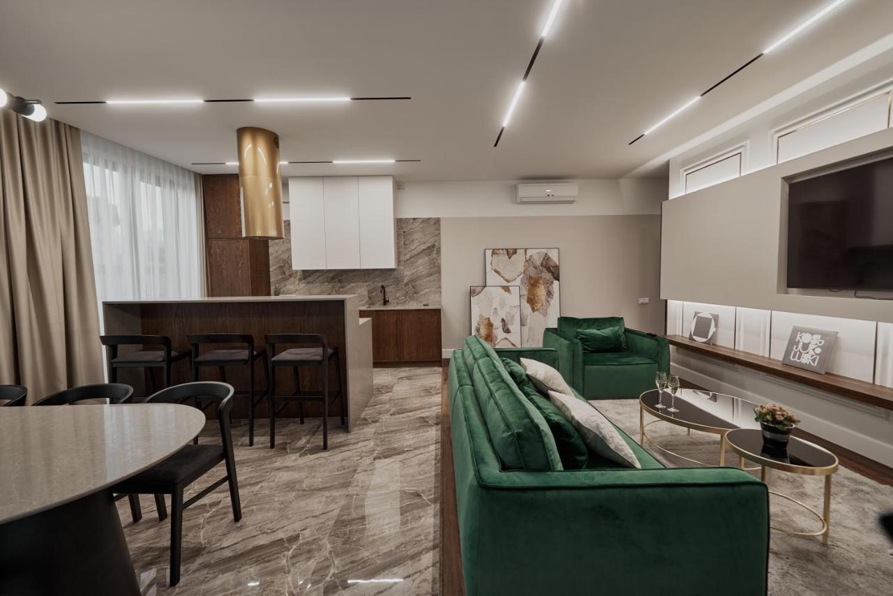 Kostjukowski Apartments Avalon Lwów Zewnętrze zdjęcie