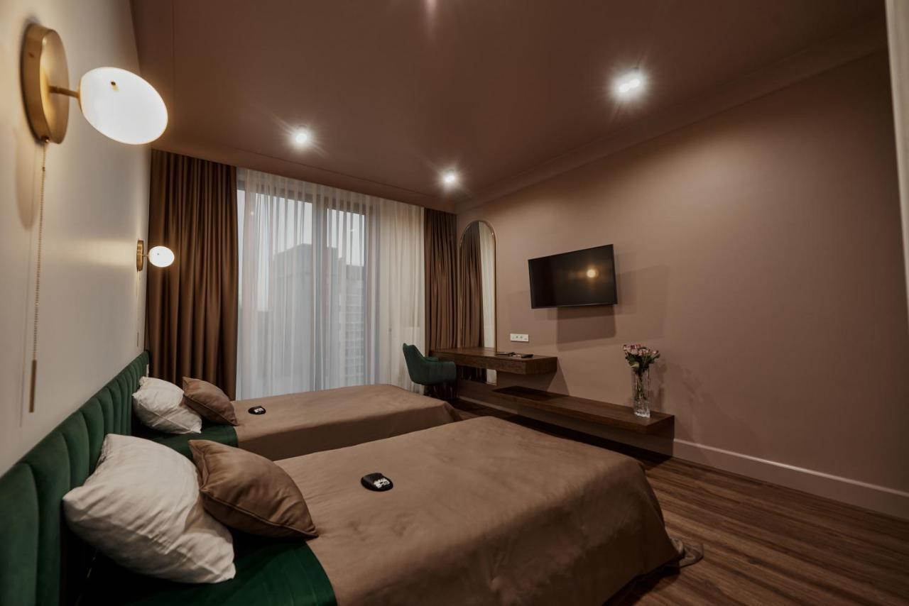 Kostjukowski Apartments Avalon Lwów Zewnętrze zdjęcie