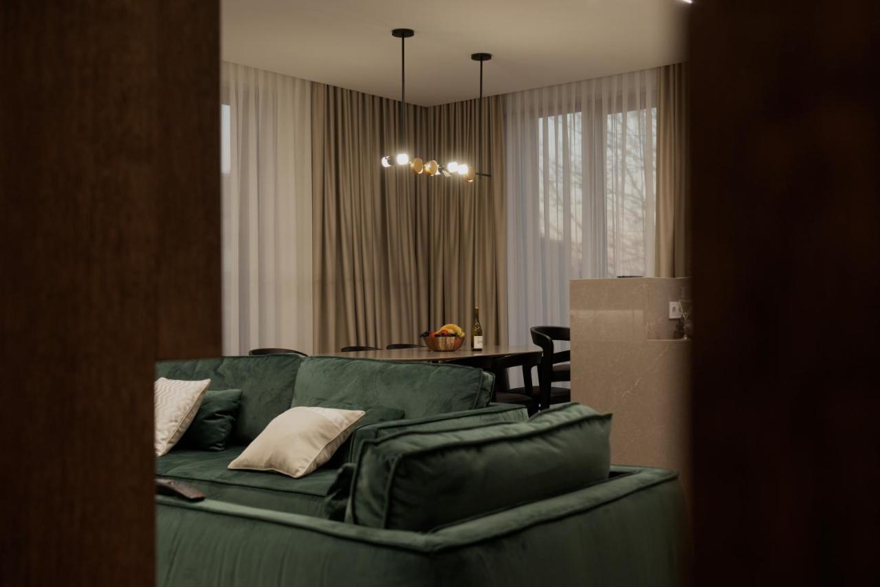 Kostjukowski Apartments Avalon Lwów Zewnętrze zdjęcie