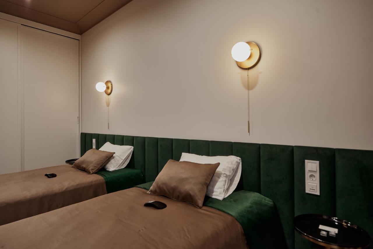 Kostjukowski Apartments Avalon Lwów Zewnętrze zdjęcie