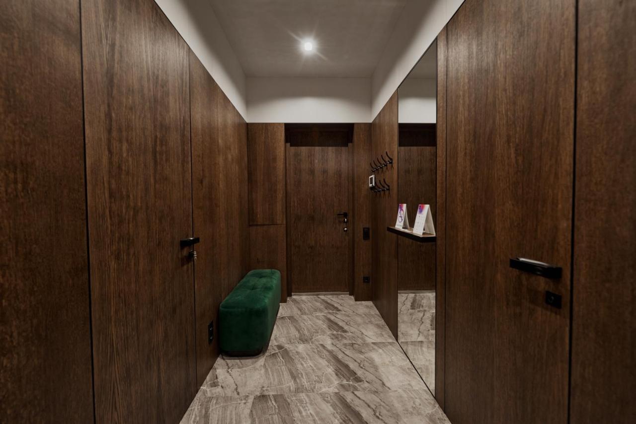 Kostjukowski Apartments Avalon Lwów Zewnętrze zdjęcie